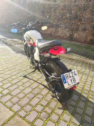 Ducati Scrambler Urban Motard