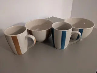Tazas y vasos de cerámica a rayas