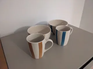 Tazas y vasos de cerámica a rayas