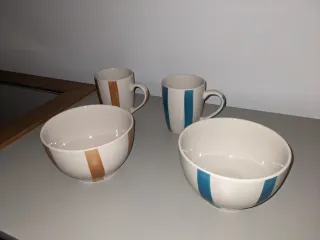 Tazas y vasos de cerámica a rayas