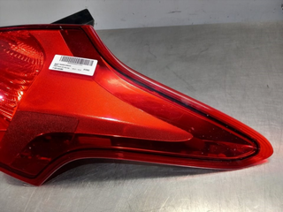 PILOTO TRASERO DERECHO FORD FOCUS BERLINA (CEW) X