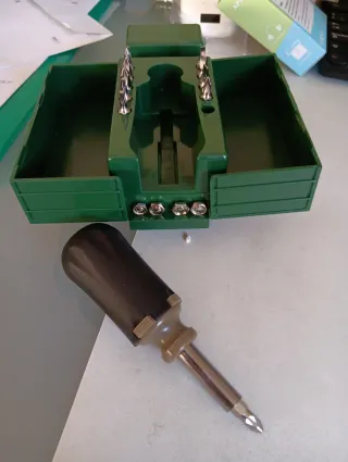 La Caja de Herramientas Camión de Kikkerland