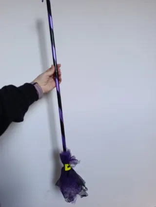 Escoba Bruja Morada