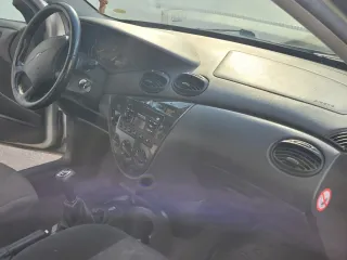Ford Focus 2000