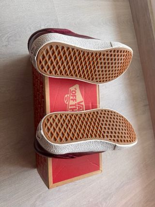 Vans Old Skool Burdeos Talla 39 Piel y Terciopelo