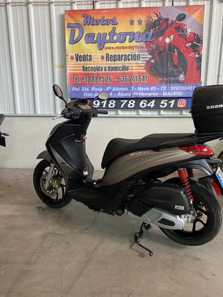 Piaggio Medley 125cc Scooter