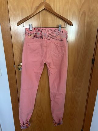 Pantalón Desigual Rosa Estampado