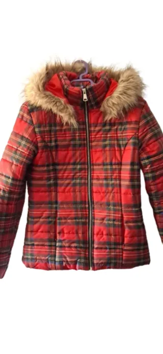 Abrigo Armonías de cuadros rojo