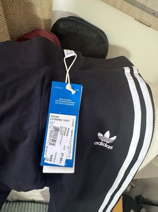 Mallas Adidas Negras con Rayas Blancas