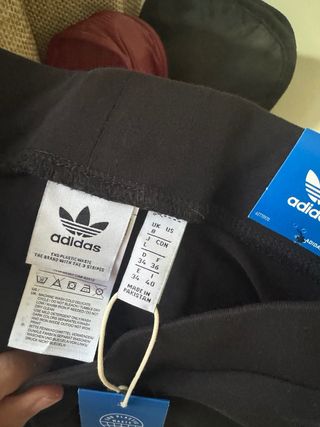 Mallas Adidas Negras con Rayas Blancas