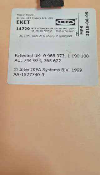 Cubo EKET Ikea color salmón.