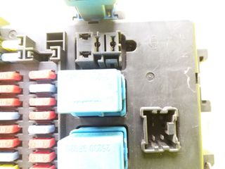 CAJA RELES / FUSIBLES NISSAN TERRANO/TERRANO.II (R20) (8)