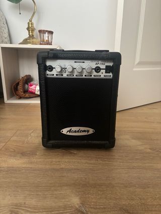 Guitarra Eléctrica con Correa y amplificador