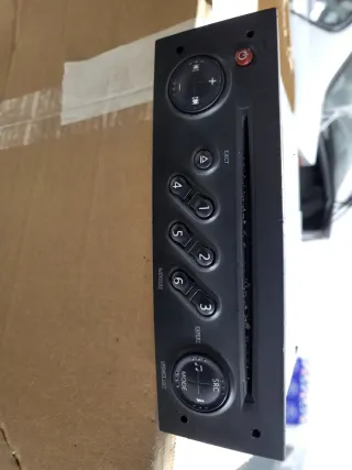 Radio Renault V13477