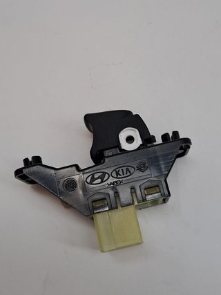 MANDO ELEVALUNAS DELANTERO DERECHO KIA STONIC