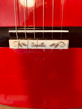Guitarra Clásica Roja