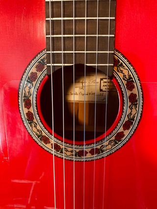 Guitarra Clásica Roja