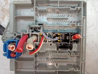 CAJA RELES / FUSIBLES LANCIA YPSILON (101) (2)