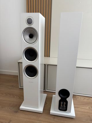 Altavoces Bowers & Wilkins 704 S2 Blancos