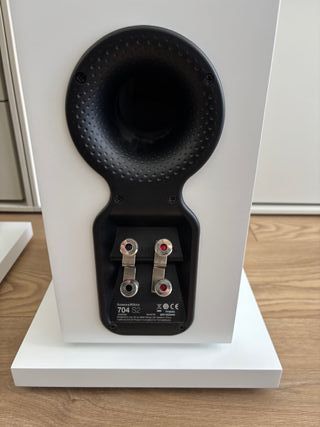 Altavoces Bowers & Wilkins 704 S2 Blancos