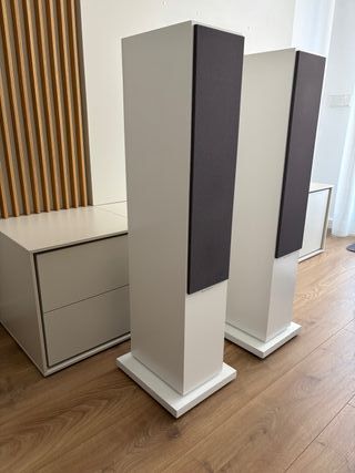 Altavoces Bowers & Wilkins 704 S2 Blancos