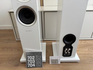 Altavoces Bowers & Wilkins 704 S2 Blancos