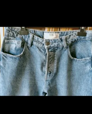 Pantalón vaquero Stradivarius Talla 38