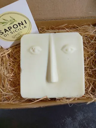 Sapone all'olio d'oliva tradizionale fatto a mano