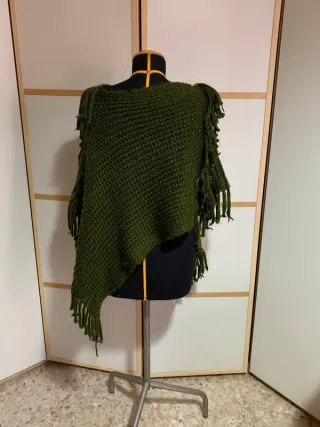 Scialle/poncho in lana verde
