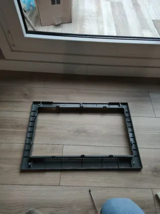 Marco empotrable para microondas