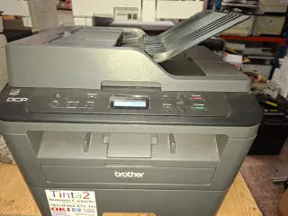 Stampante laser monocromo multifunzione, USB, rete