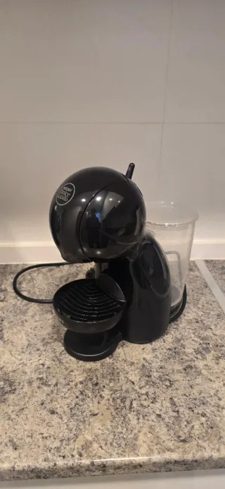 Cafetera Dolce Gusto Krups Negra