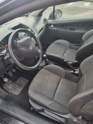 PEUGEOT 207 1.4 HDI 70CV