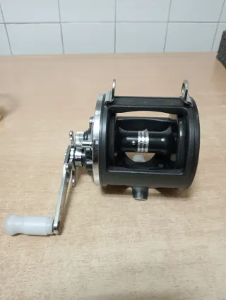 Carrete Daiwa Sealine 400H