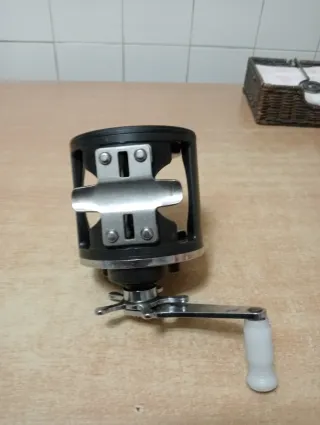 Carrete Daiwa Sealine 400H