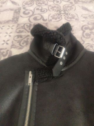 Cazadora Zara Negra