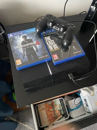 Consola PS4 Negra + Mando + Juegos