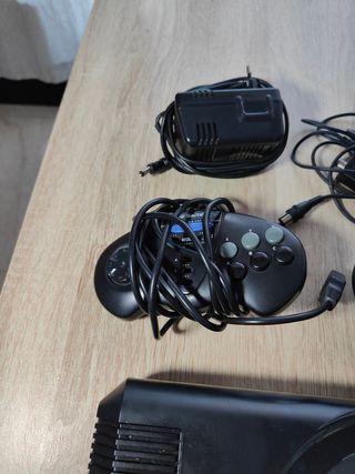 Sega Mega Drive + 2 Mandos + Cables