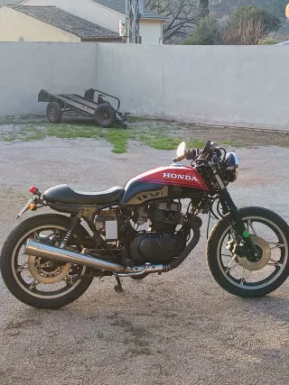 Honda CB450 Café Racer