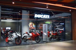 Ducati Streetfighter V2 2025