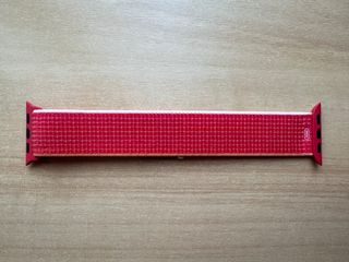 Apple Watch 41mm. Product Red Sport Loop
