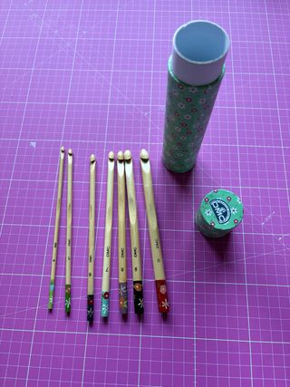 Ganchillos Bambú DMC Pintados a Mano