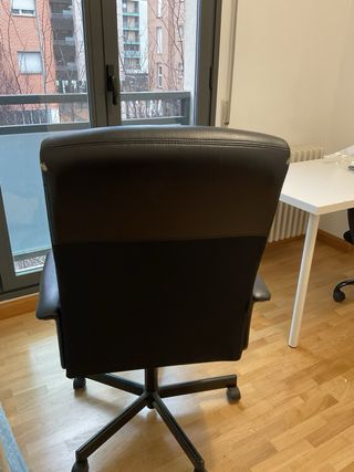 Silla de oficina con ruedas