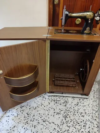 Máquina de coser Singer Esfinge antigua