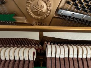 Piano Acústico Yamaha Negro