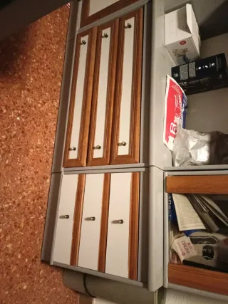 Mueble de salón madera y cristal