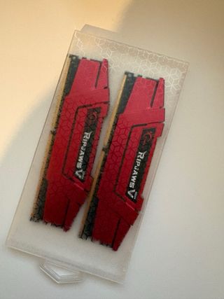 2x G.Skill Ripjaws V DDR4 RAM Roja