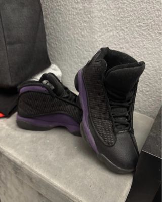 Jordan 13 Negras y Moradas