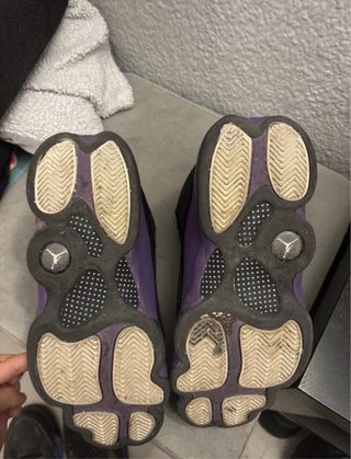 Jordan 13 Negras y Moradas