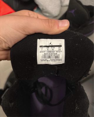 Jordan 13 Negras y Moradas